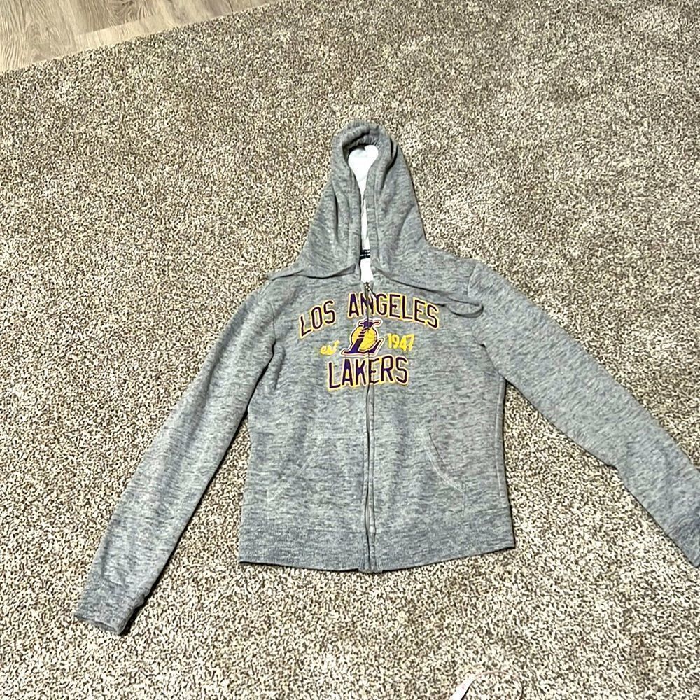 Casual zip up Lakers sweater